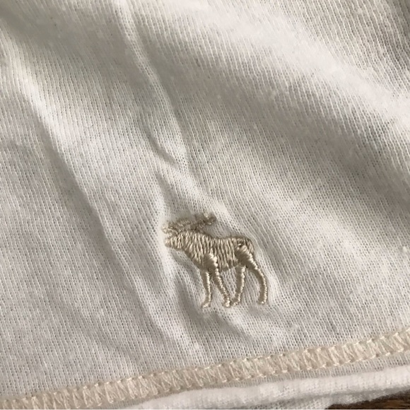 ▪️VINTAGE Abercrombie & Fitch Tee - Picture 3 of 7